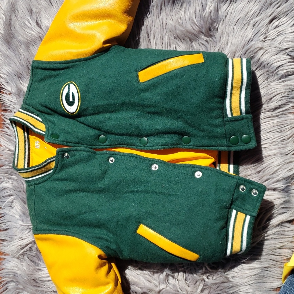 Reversible packer jacket